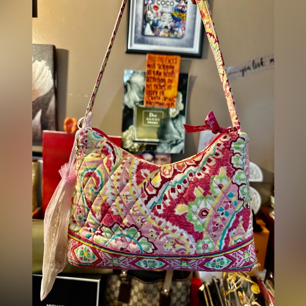 New ๐ Vera Bradley Pink Quilted Women's Bag and Canvas & Jewelry Bundle - Picture 4 of 12